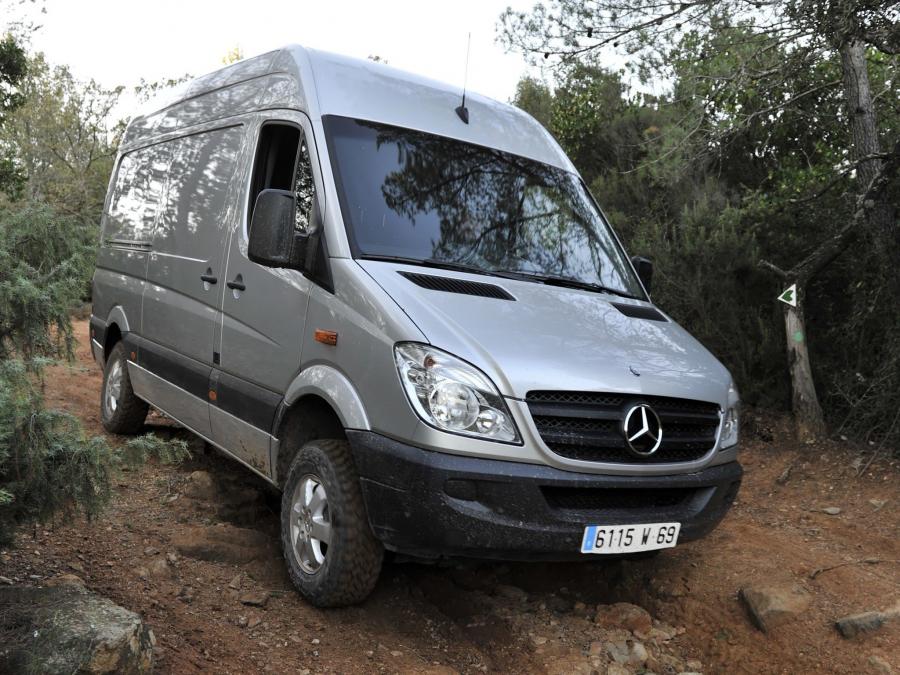  Mercedes-Benz Sprinter Van 4x4 2009 года  (фото 9 из 12)